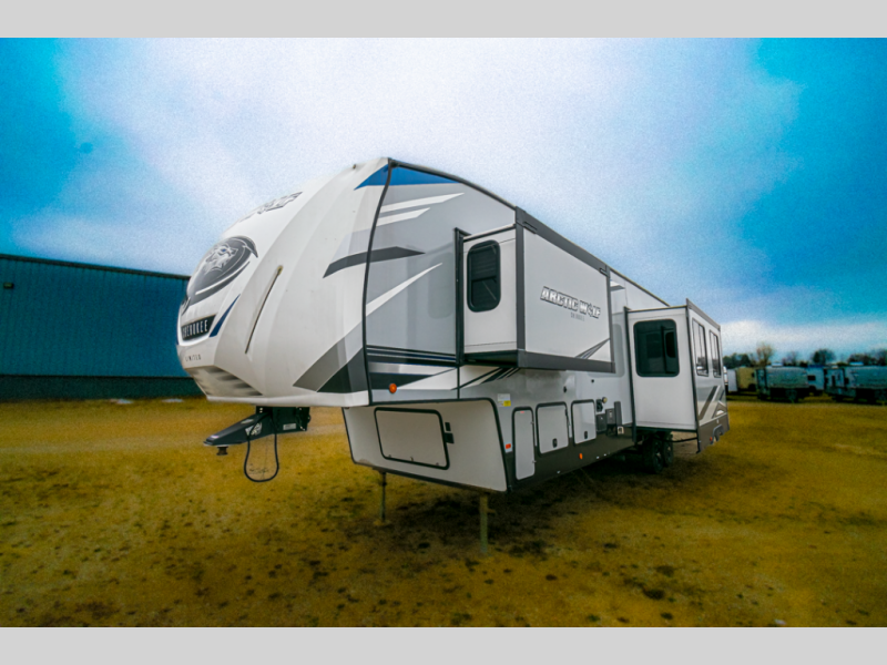 2022 Forest River Cherokee Arctic Wolf 3770 SUITE, $ 0