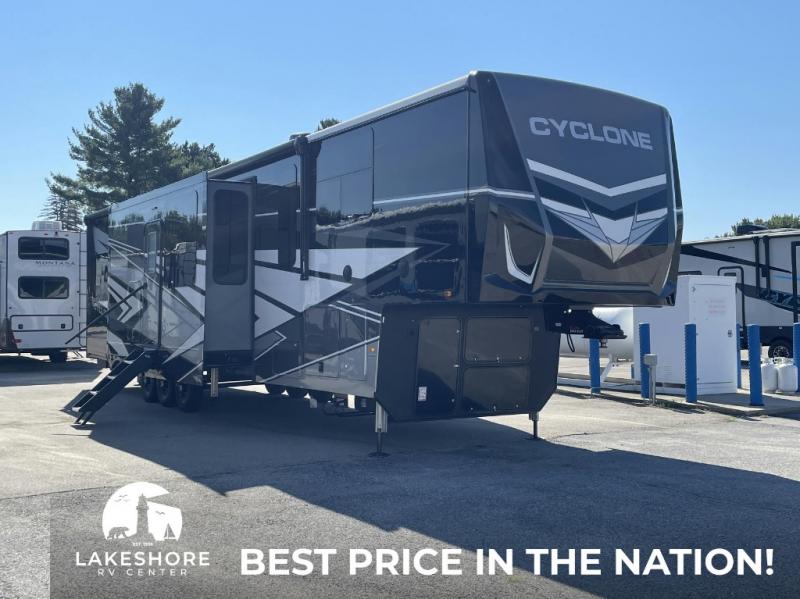 2025 Heartland Cyclone 4006, $ 102,990