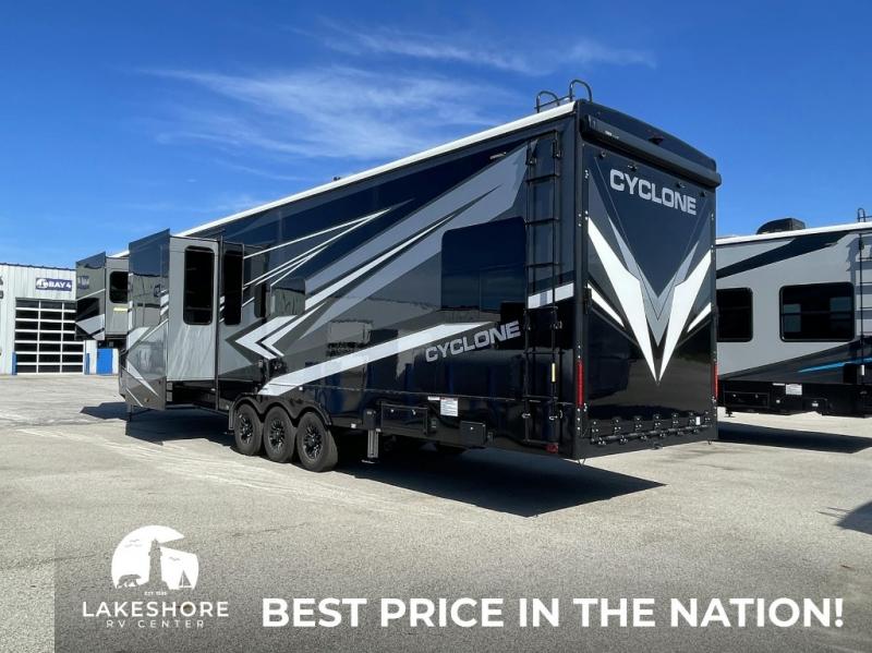 2025 Heartland Cyclone 4006, $ 102,990