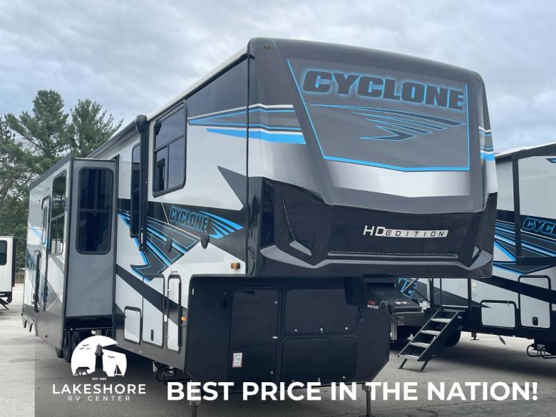 2025 Heartland Cyclone 4006, $ 89,990