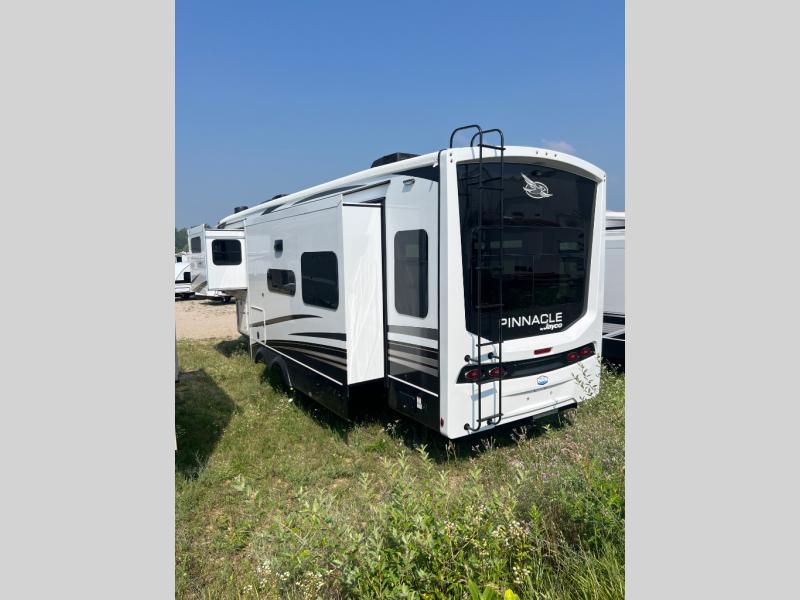 2026 Jayco Pinnacle 32RLTS, $ 145,429