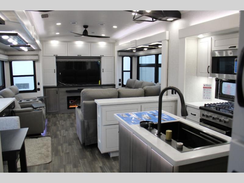 2025 Jayco North Point 381CKRE, $ 89,990