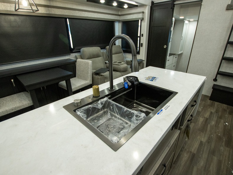 2025 Jayco North Point 390CKDS, $ 92,990