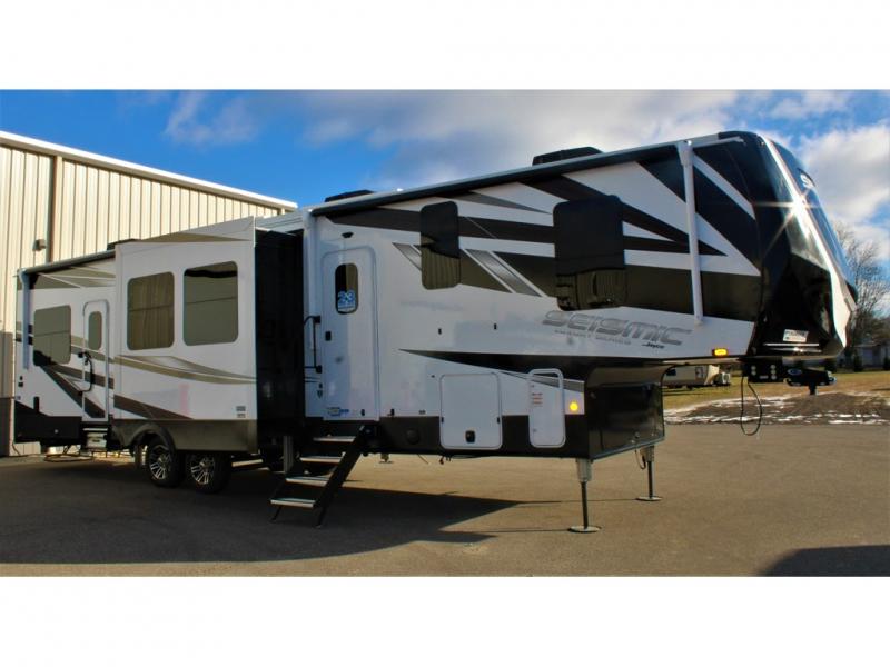 2023 Jayco Seismic Luxury Series 3512, $ 160,608