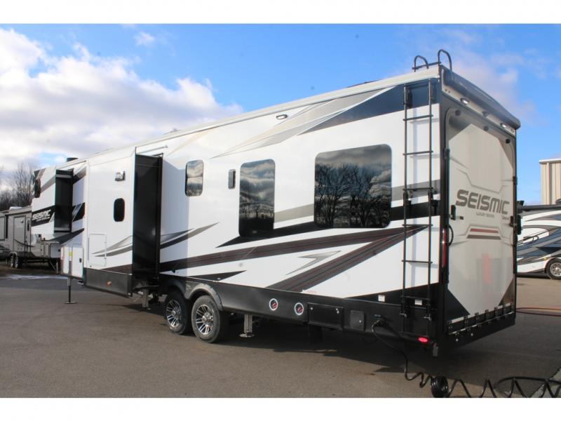 2023 Jayco Seismic Luxury Series 3512, $ 160,608