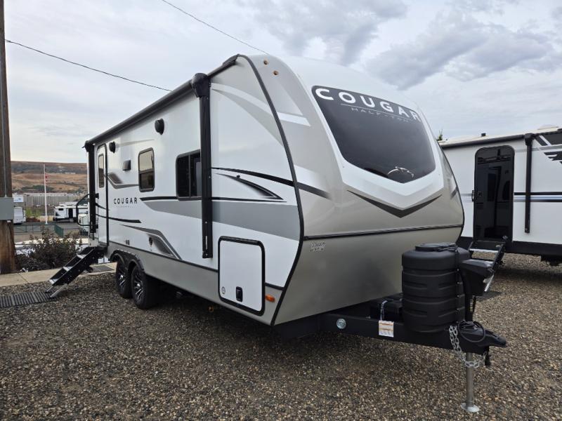 2026 Keystone Cougar Half-Ton (Travel Trailer) 22R, $ 51,486