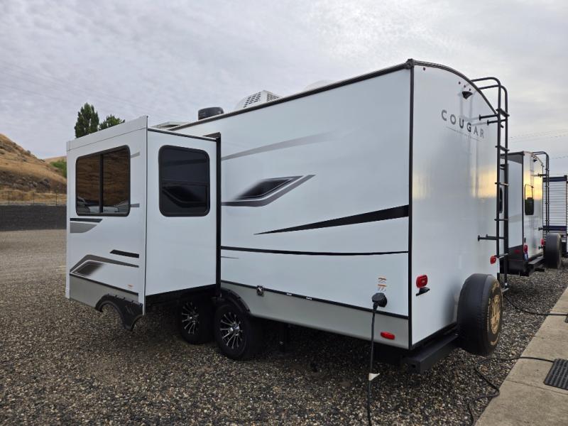 2026 Keystone Cougar Half-Ton (Travel Trailer) 22R, $ 51,486