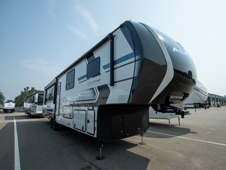 2026 Keystone Alpine Avalanche Edition 379MB, $ 114,670