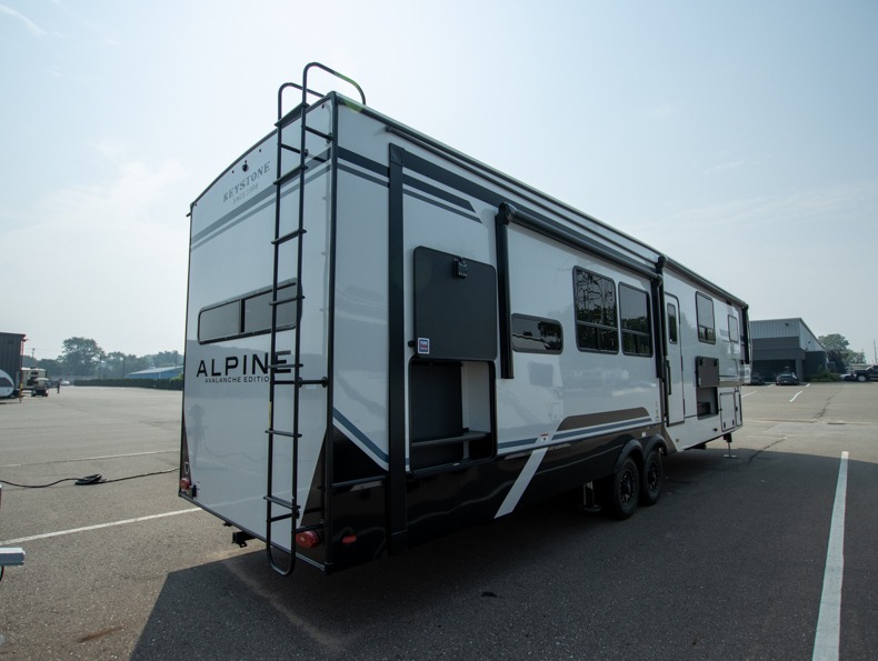 2026 Keystone Alpine Avalanche Edition 379MB, $ 114,670