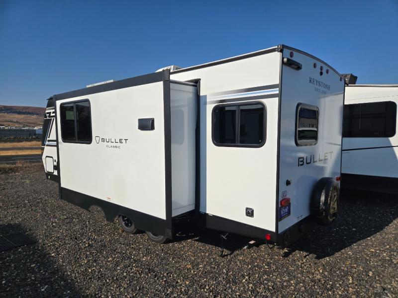 2026 Keystone Bullet Classic Dual Axle 2240RKWE Du, $ 40,798