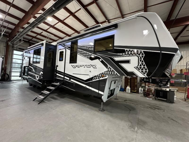 2025 Keystone Raptor 433, $ 183,865