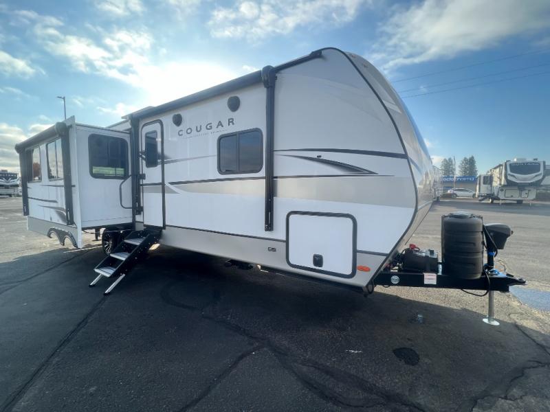 2025 Keystone Cougar Half-Ton (Travel Trailer) 29R, $ 55,990