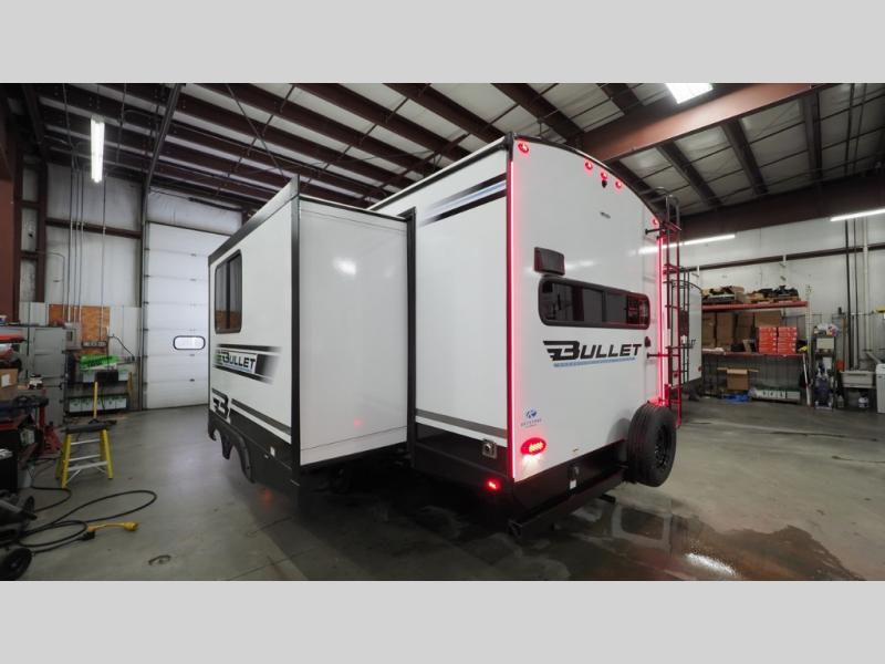 2025 Keystone Bullet Crossfire 245RKS, $ 40,164