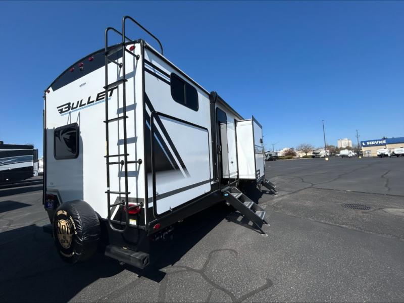 2025 Keystone Bullet (East) 330BKQ, $ 49,990