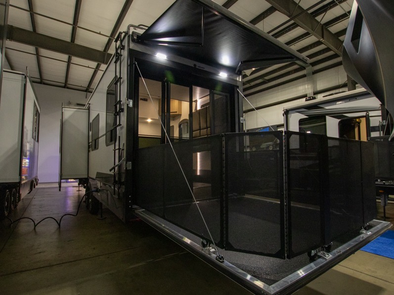 2025 Keystone Raptor Carbon Series (Fifth Wheel) 3, $ 115,314