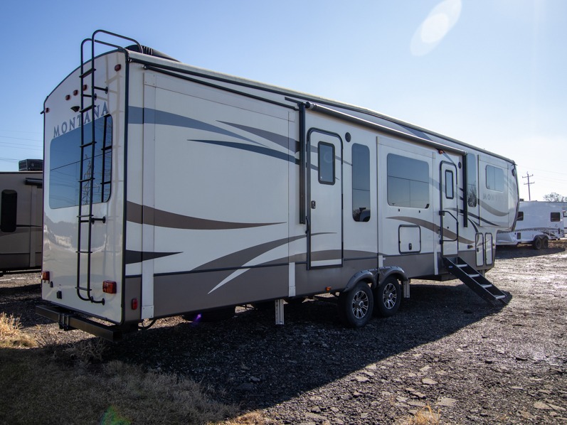 2017 Keystone Montana 3730FL, $ 0