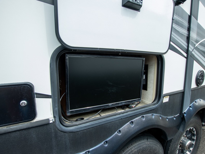 2015 Keystone Fuzion 390, $ 0