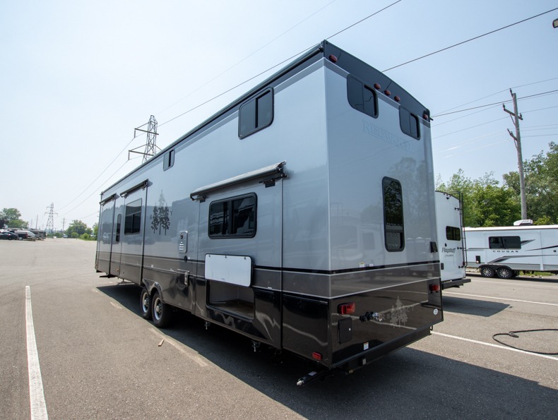 2025 Redwood Regency 3881FKL, $ 89,990