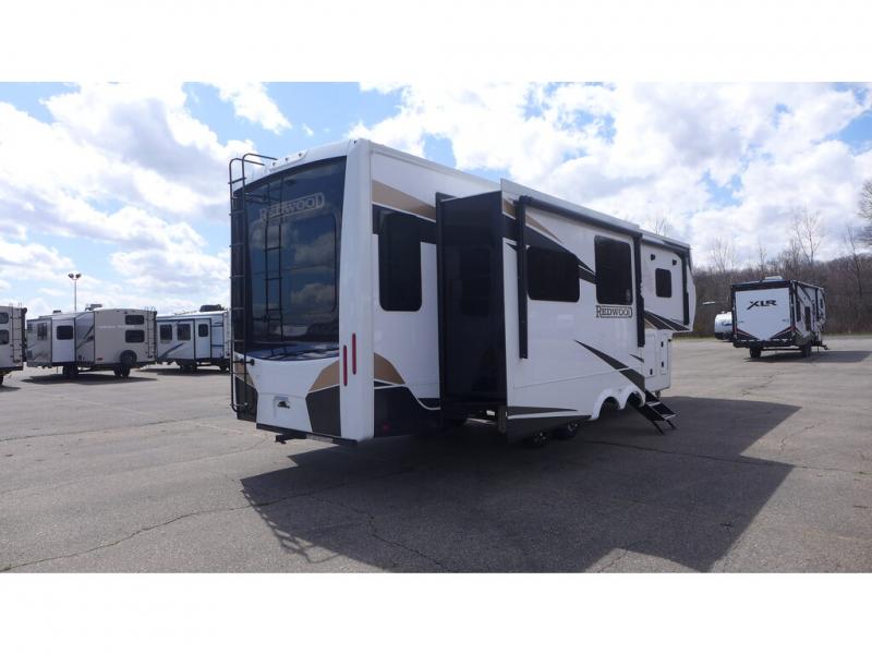 2022 Redwood Redwood RW3401RL, $ 163,496