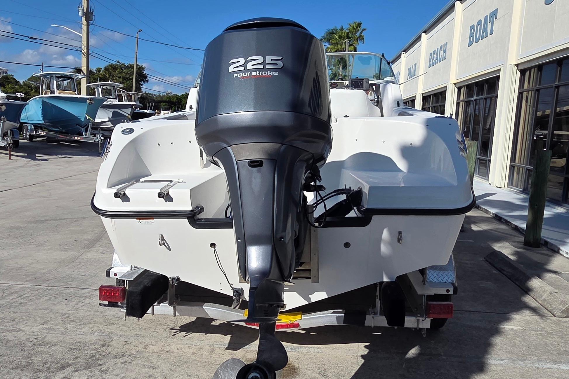 2005 Seaswirl Striper 2101 Dual Console OB, $ 12,900.00