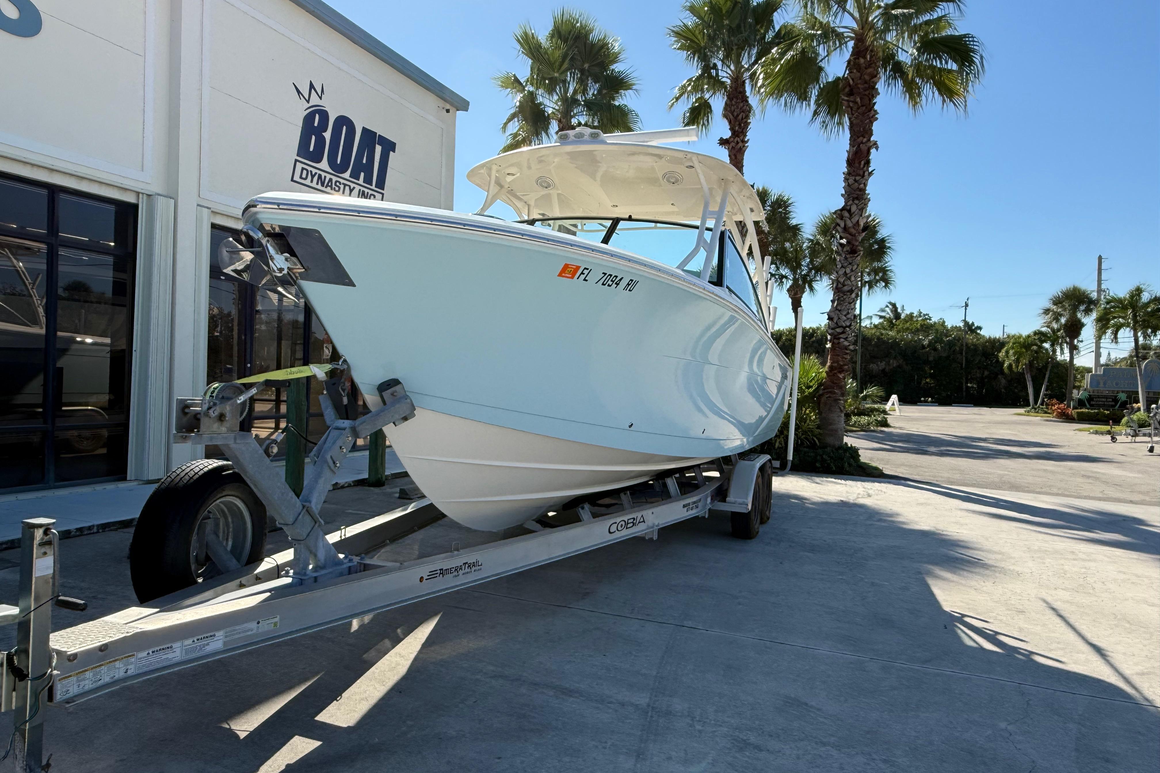 2019 Cobia 280 Dual Console, $ 124,900.00