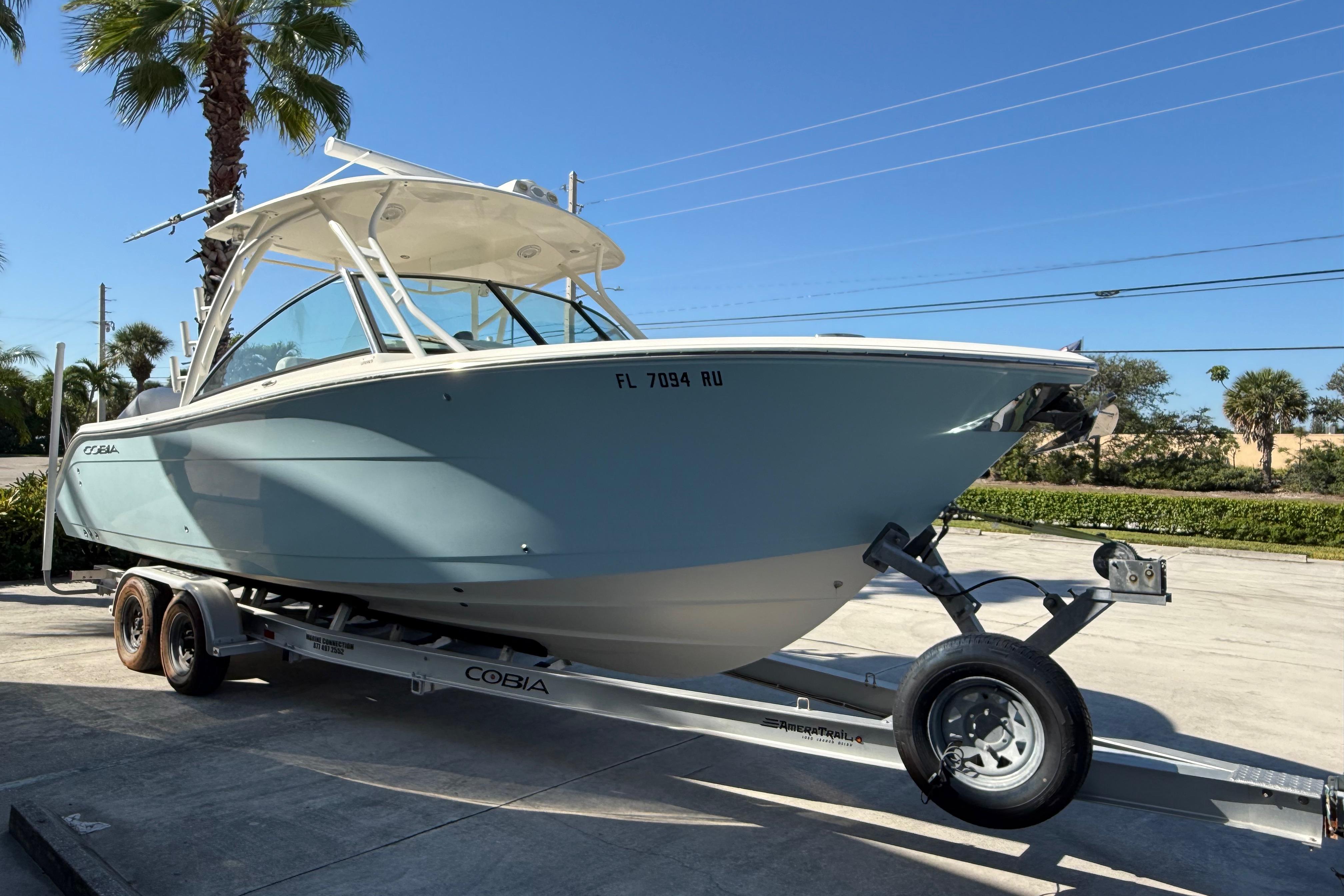 2019 Cobia 280 Dual Console, $ 124,900.00