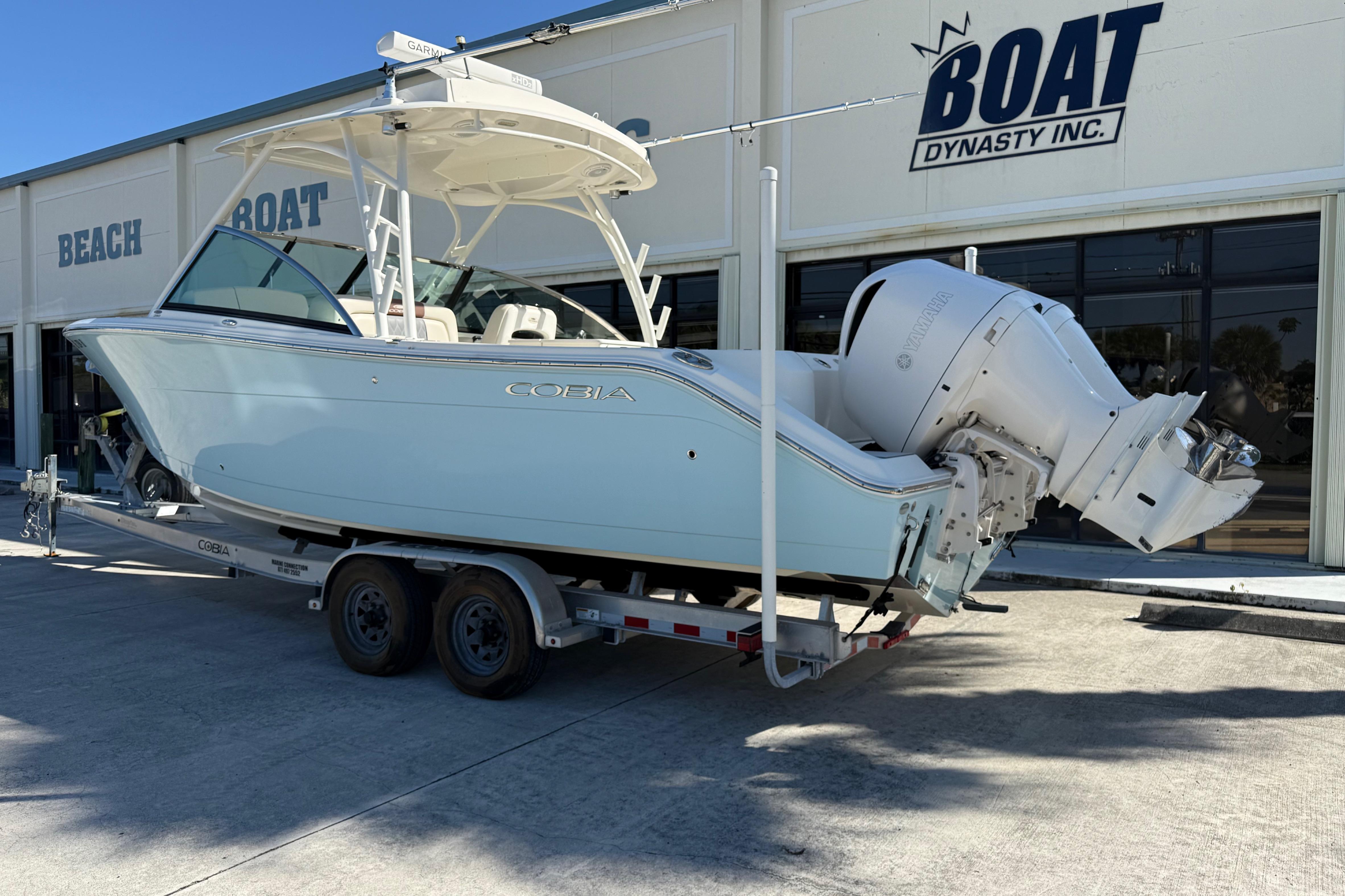2019 Cobia 280 Dual Console, $ 124,900.00