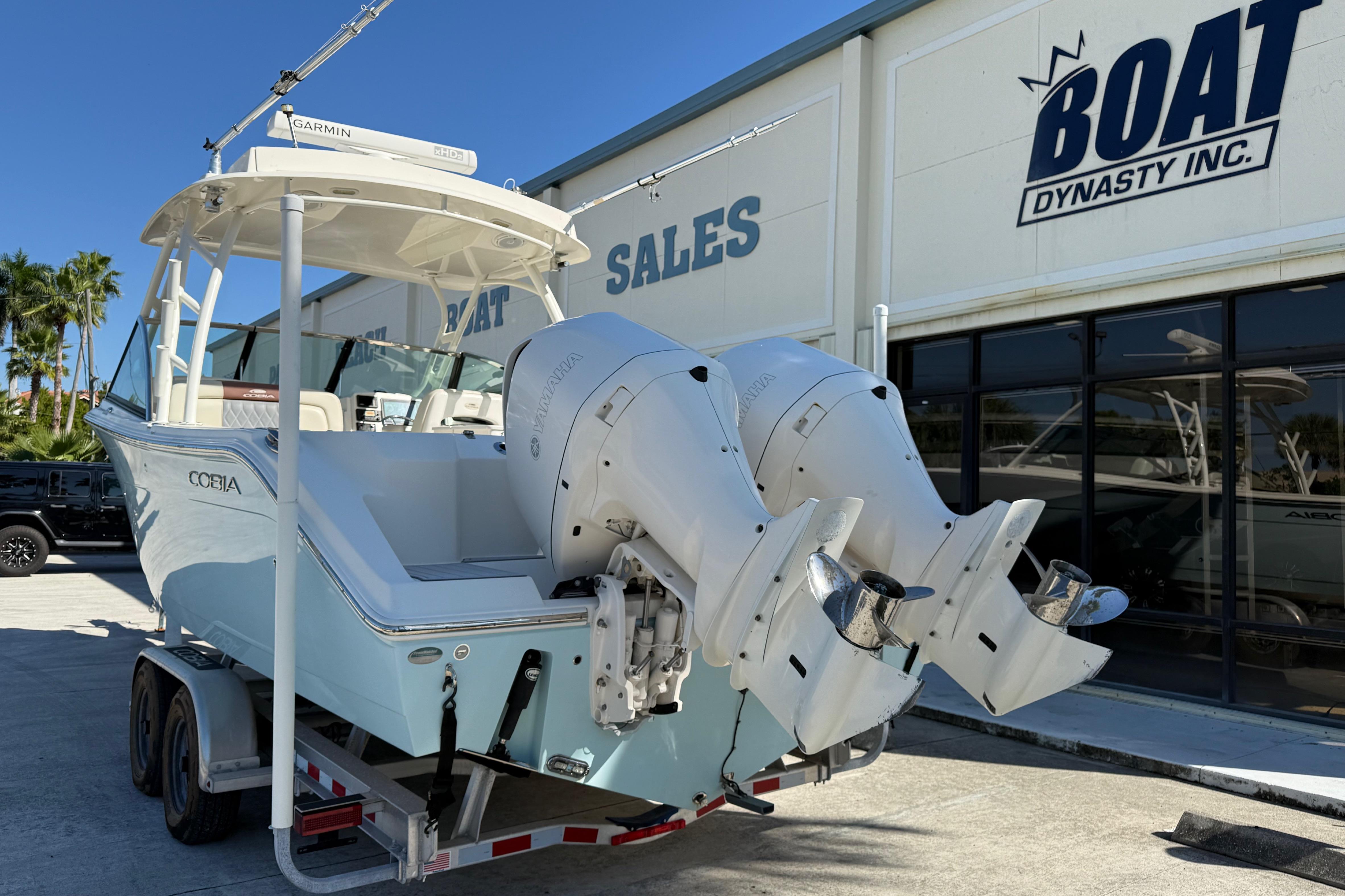 2019 Cobia 280 Dual Console, $ 124,900.00