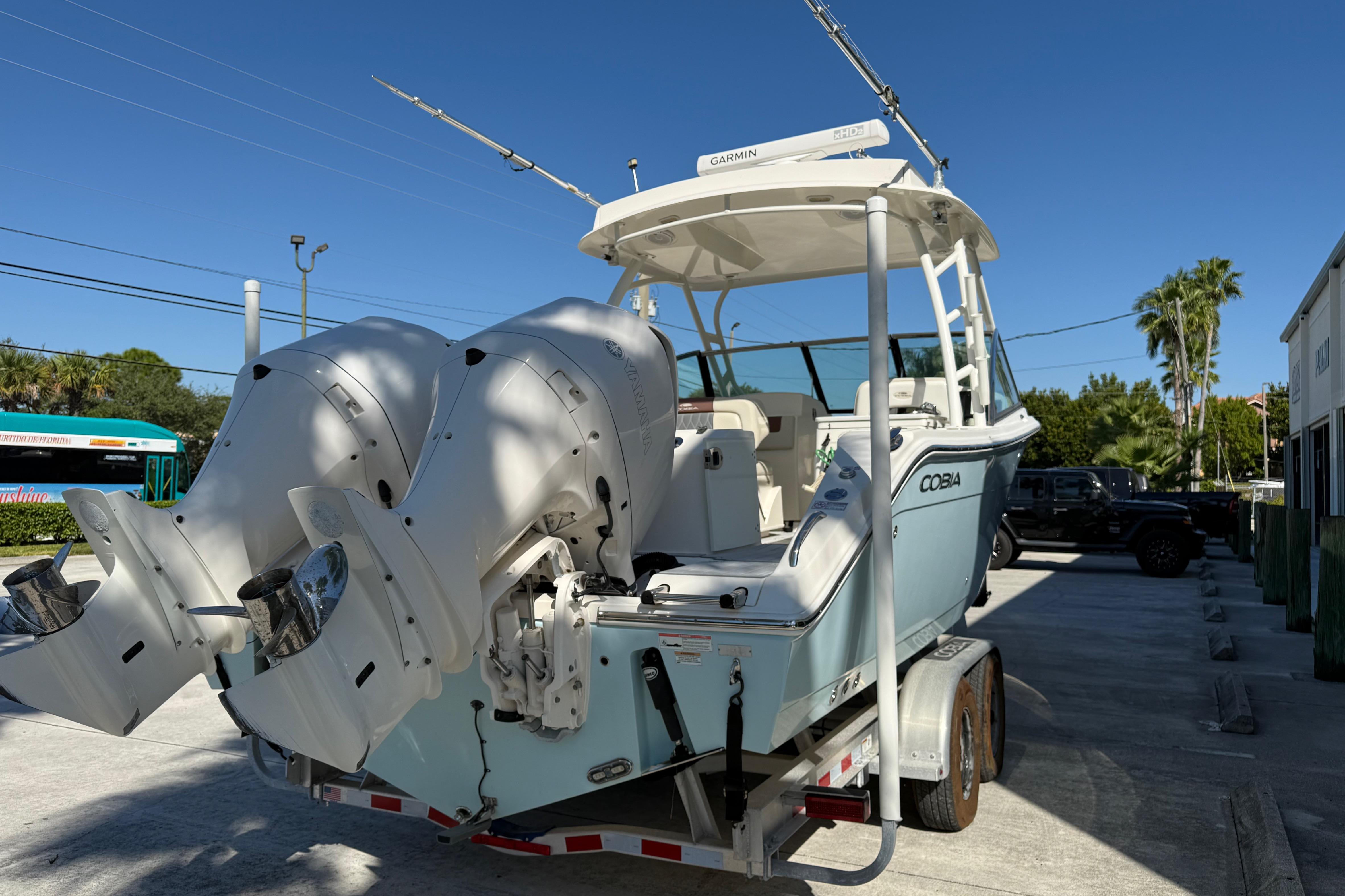 2019 Cobia 280 Dual Console, $ 124,900.00