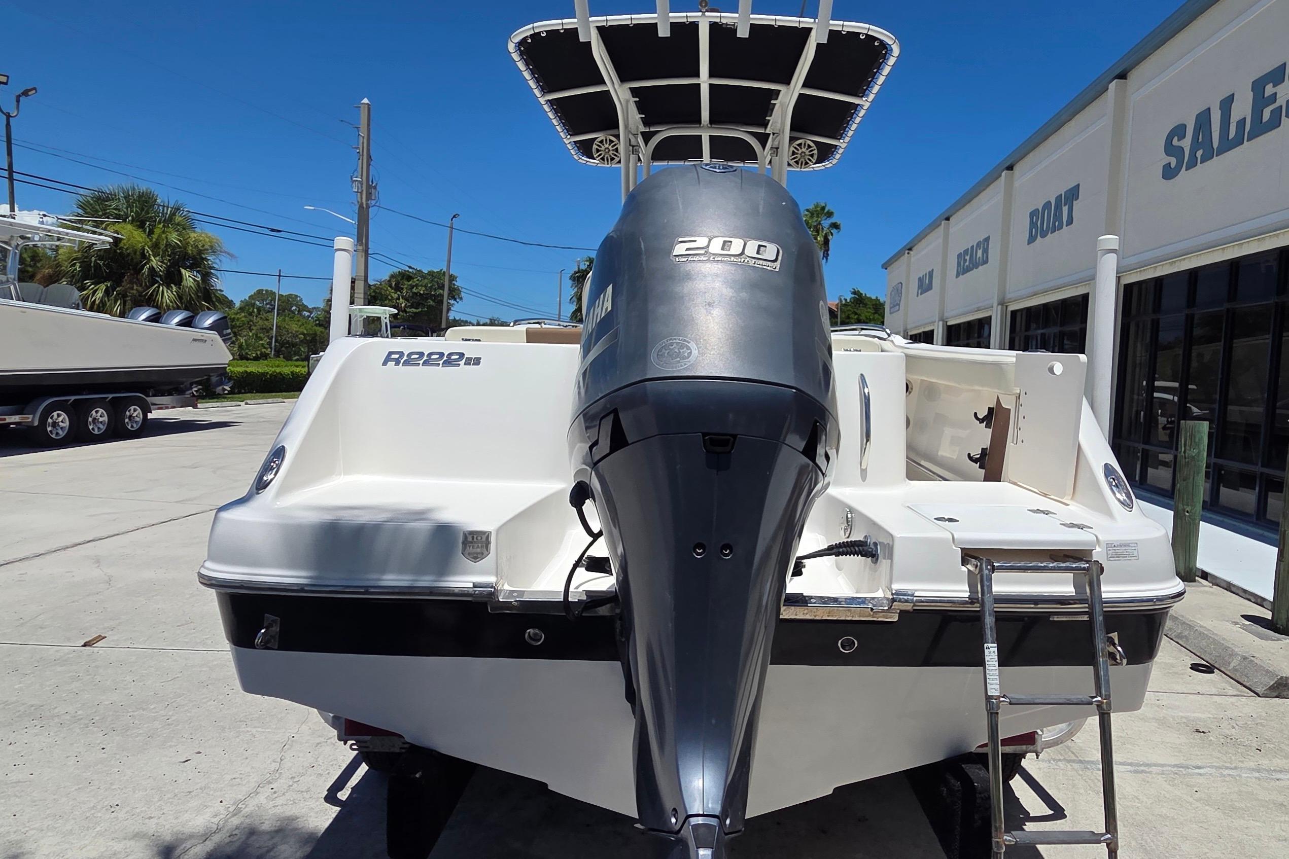 2017 Robalo R222 Center Console, $ 47,900.00