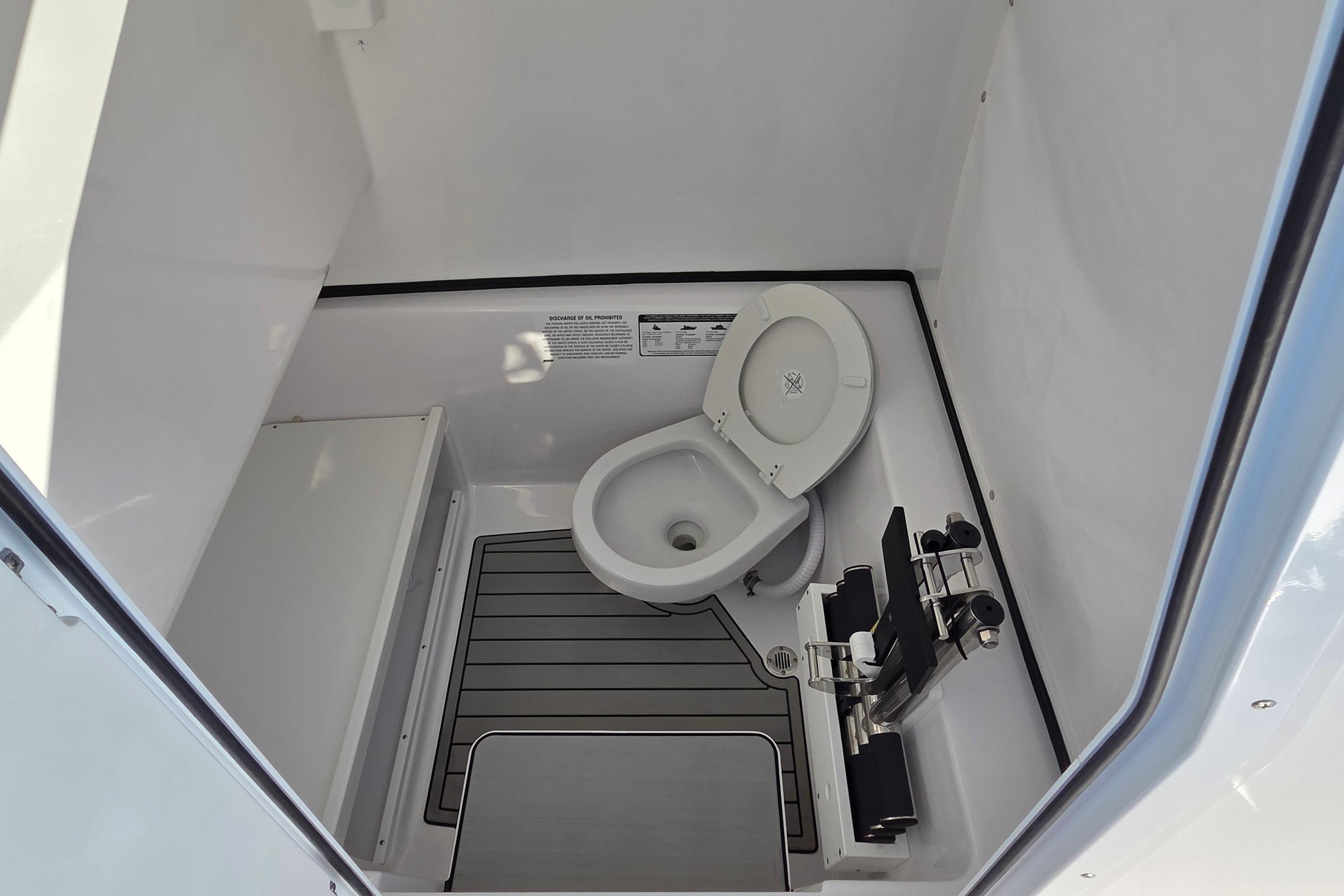 2022 Sportsman Open 282TE Center Console, $ 184,900.00