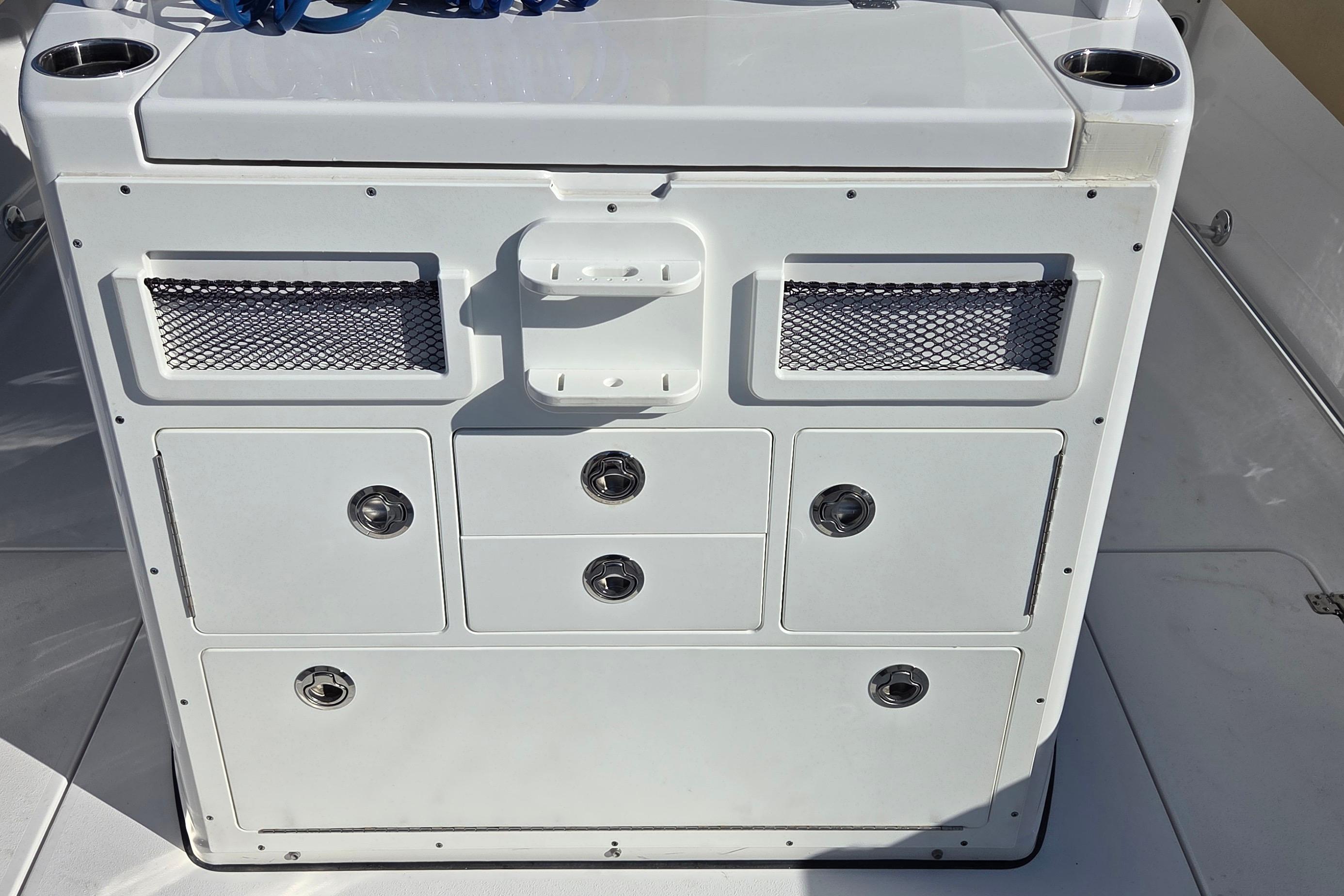 2022 Sportsman Open 282TE Center Console, $ 184,900.00