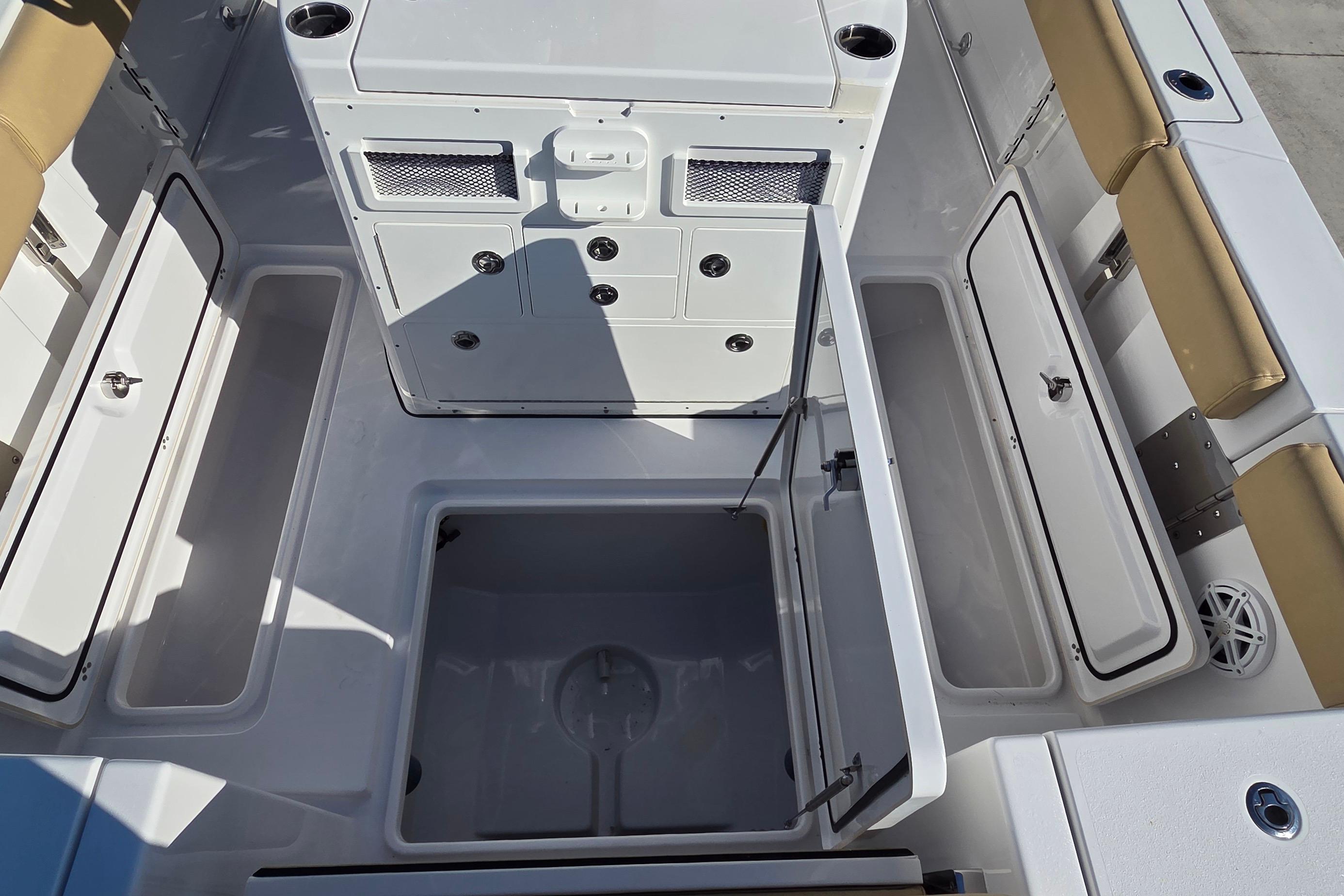 2022 Sportsman Open 282TE Center Console, $ 184,900.00