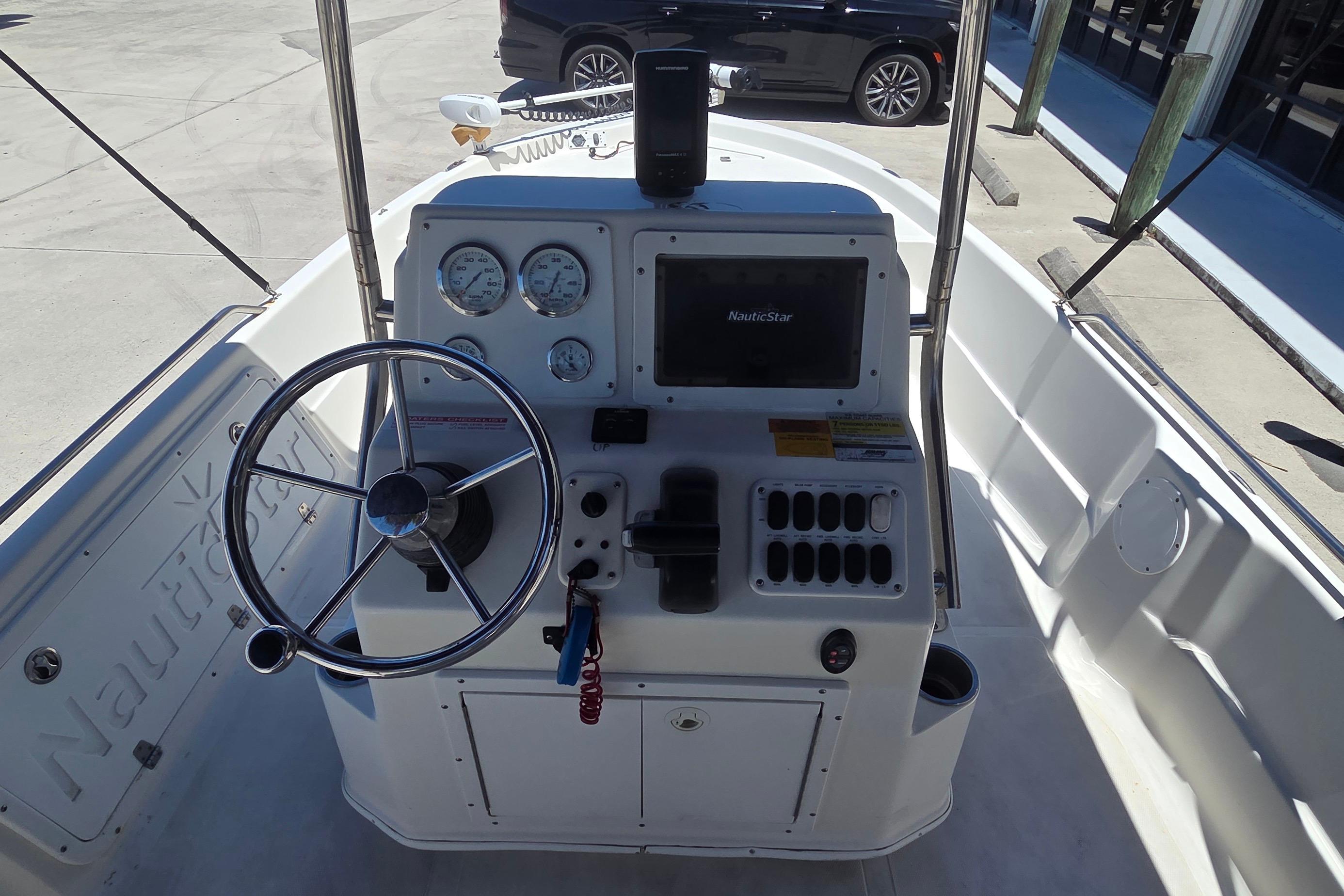 2006 NauticStar 1900 NauticBay, $ 18,900.00