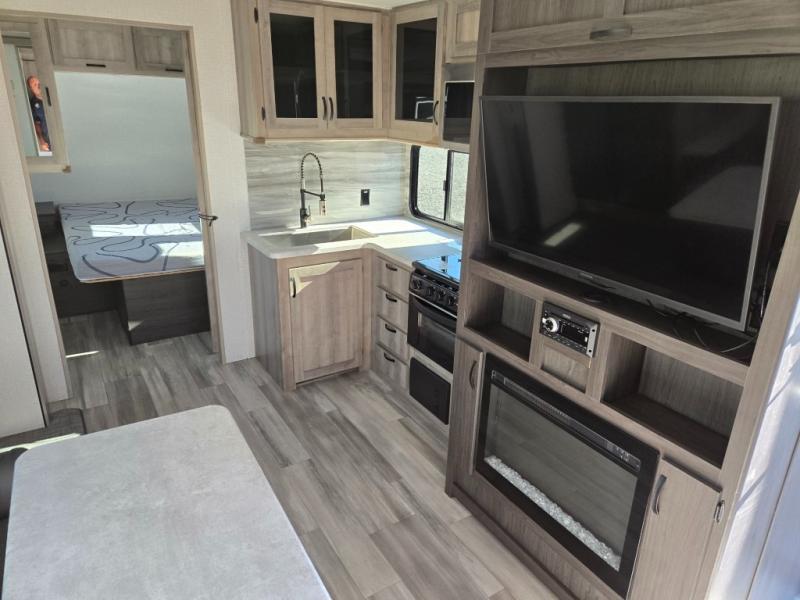 2022 Winnebago Voyage V2427RB, $ 39,990