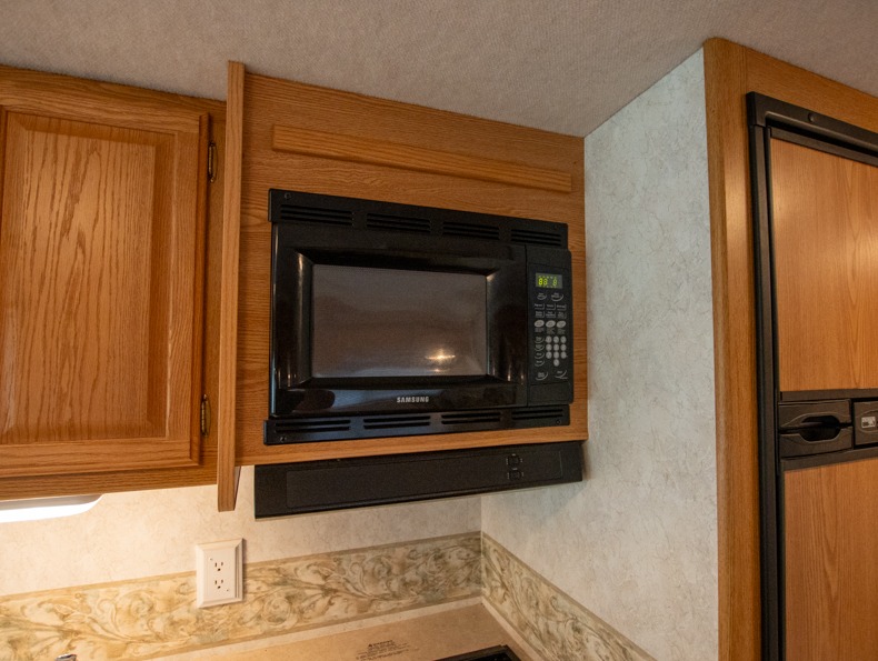 2004 Winnebago Sightseer 30B, $ 0