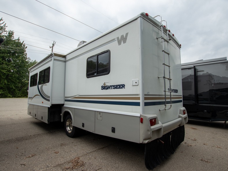 2004 Winnebago Sightseer 30B, $ 0