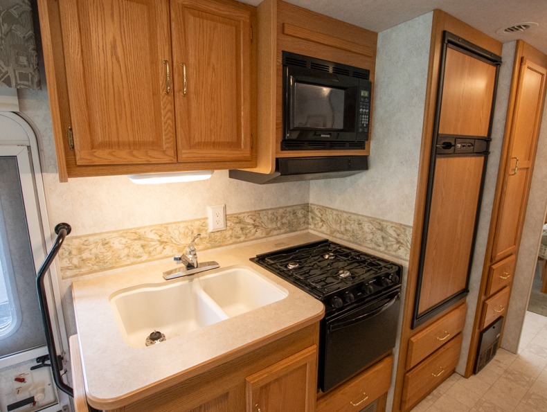 2004 Winnebago Sightseer 30B, $ 0