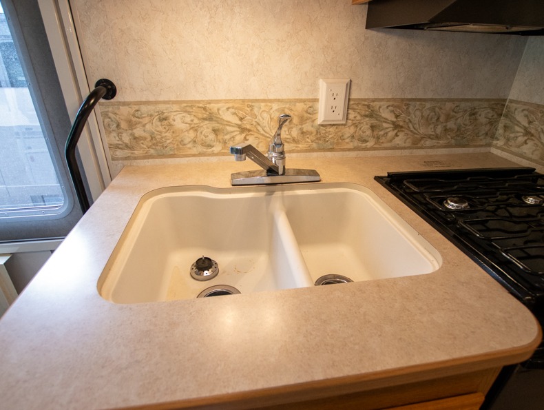 2004 Winnebago Sightseer 30B, $ 0