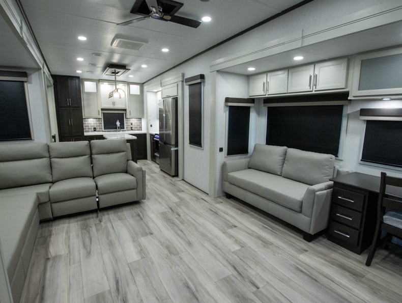 2026 Keystone Alpine Avalanche Edition 366LS, $ 109,315