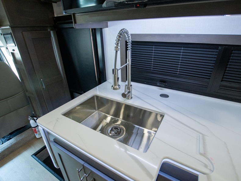 2026 Dynamax Europa 31SS, $ 366,816