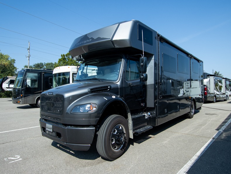 2026 Dynamax Europa 31SS, $ 366,816