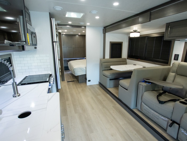 2026 Dynamax Europa 31SS, $ 366,816