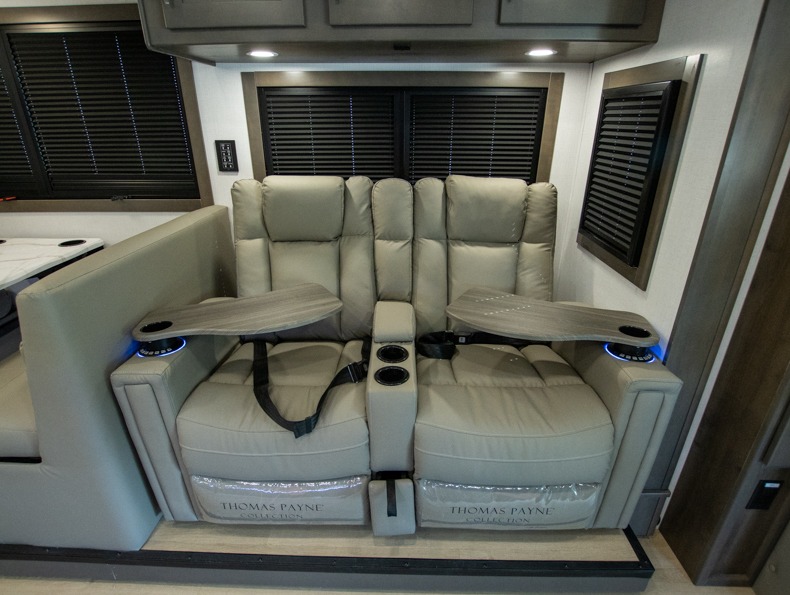 2026 Dynamax Europa 31SS, $ 366,816