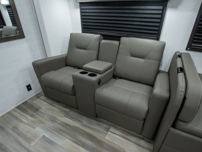 2026 Jayco Greyhawk 30Z, $ 212,815