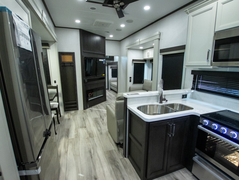 2026 Keystone Alpine Avalanche Edition 380LT, $ 114,220