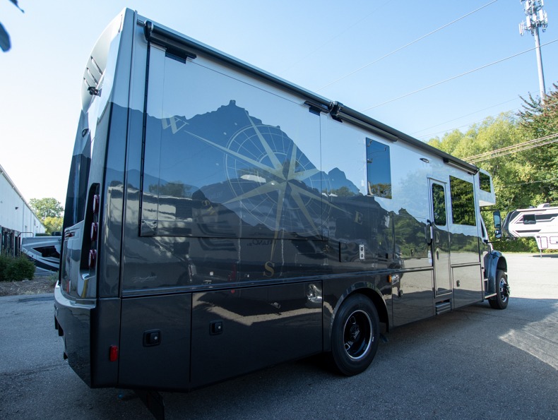 2026 Dynamax Europa 32KD, $ 366,816