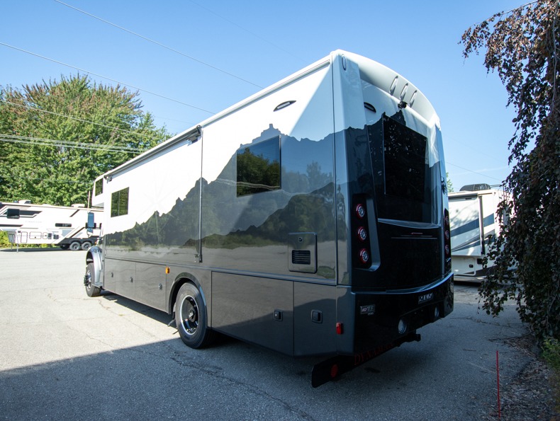 2026 Dynamax Europa 32KD, $ 366,816