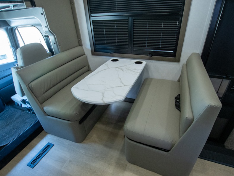 2026 Dynamax Europa 32KD, $ 366,816