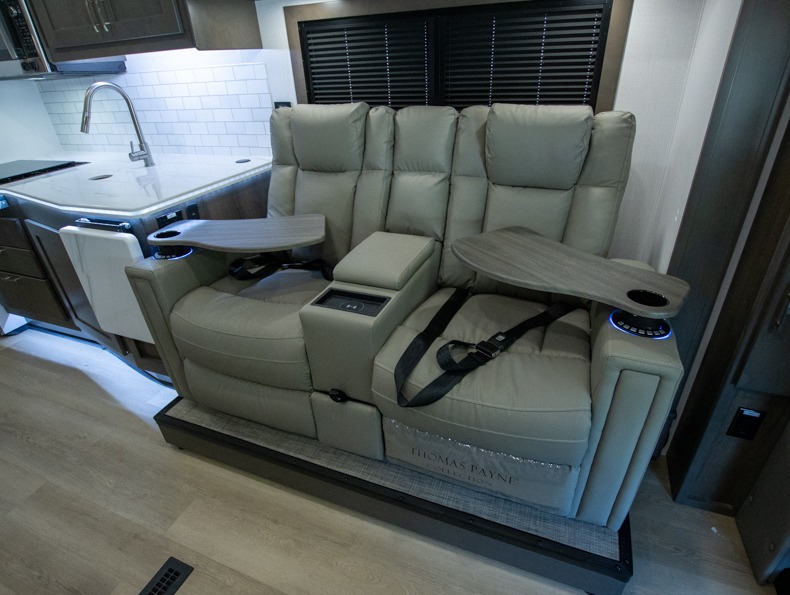 2026 Dynamax Europa 32KD, $ 366,816